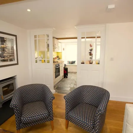 Luxury Spacious With River Views Holiday home Calstock