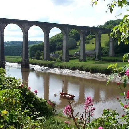 Holiday home Luxury Spacious With River Views