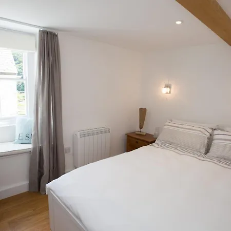 Luxury Spacious With River Views Holiday home Calstock